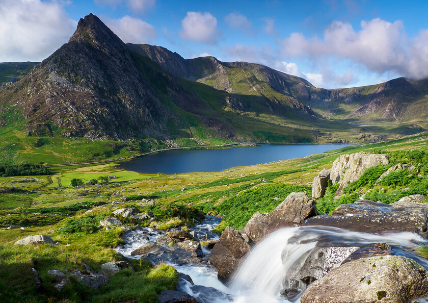 8091135-HDR 
 Llyn Ogwen, Eryri